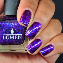 Load image into Gallery viewer, Onyx Petal