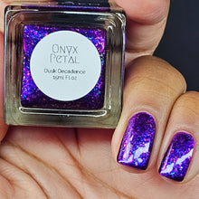 Load image into Gallery viewer, Onyx Petal