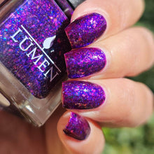 Load image into Gallery viewer, Onyx Petal
