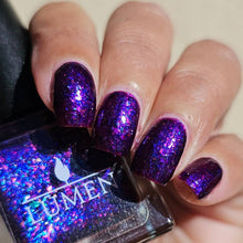 Load image into Gallery viewer, Onyx Petal
