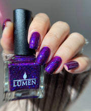 Load image into Gallery viewer, Onyx Petal
