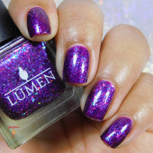 Load image into Gallery viewer, Onyx Petal
