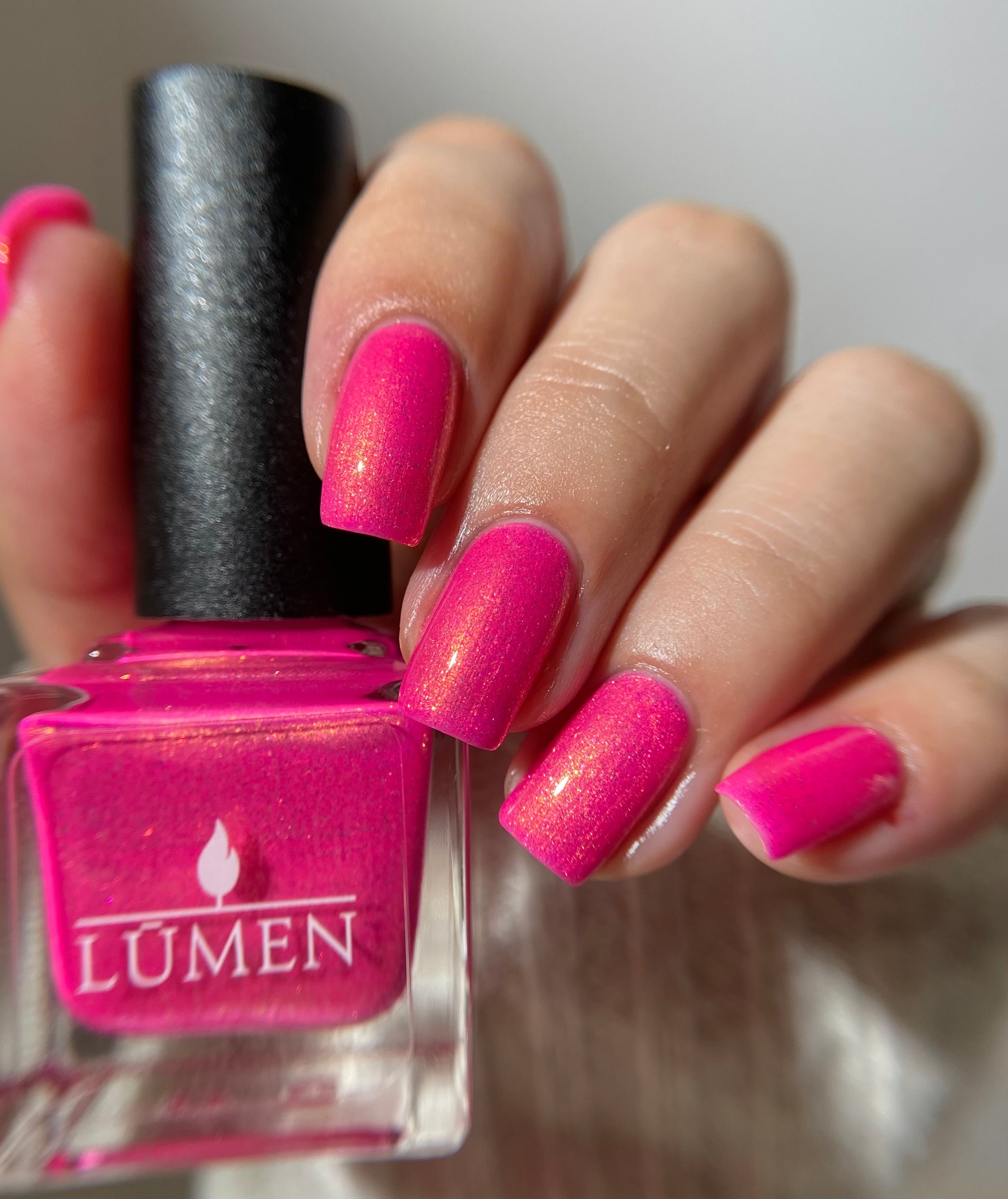 Pink Lightning – Lumennails