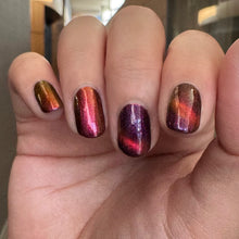 Load image into Gallery viewer, Glass Caged Heart
