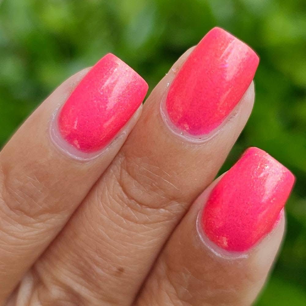 Pink Lightning – Lumennails