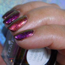 Load image into Gallery viewer, Glass Caged Heart
