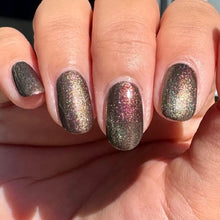 Load image into Gallery viewer, Blood and Earth Magnetic Polish
