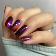 Load image into Gallery viewer, Glass Caged Heart
