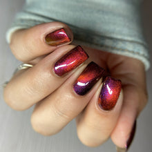 Load image into Gallery viewer, Glass Caged Heart
