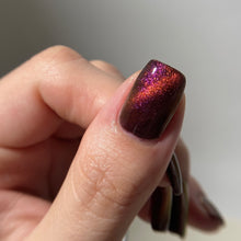 Load image into Gallery viewer, Glass Caged Heart
